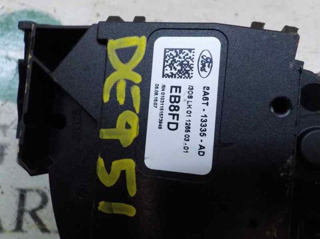 Comutador esquerdo instalado na coluna da direção 1682218 FORD