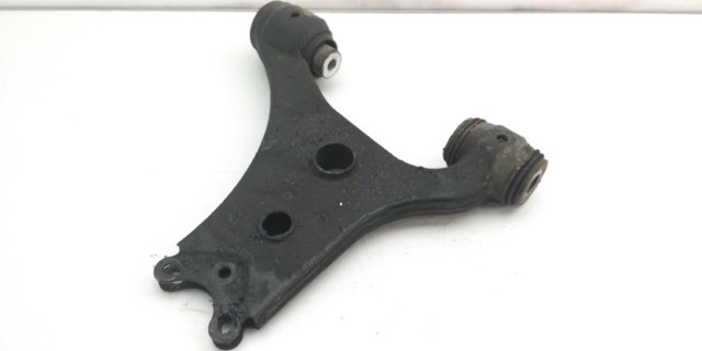 Braço oscilante inferior esquerdo de suspensão dianteira 1683302307 MERCEDES