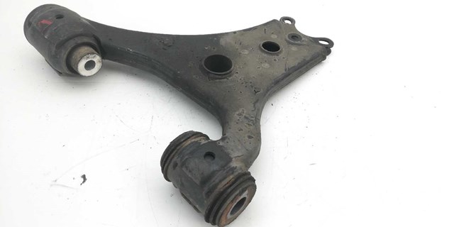 Braço oscilante inferior direito de suspensão dianteira 1683302407 MERCEDES