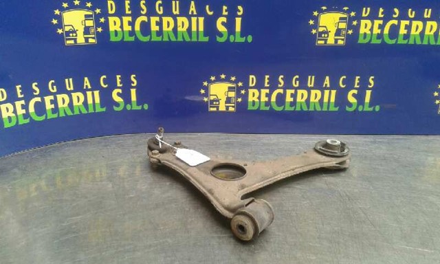 Braço oscilante inferior direito de suspensão dianteira 1683302407 MERCEDES