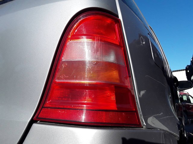Lanterna traseira direita 1688200664 MERCEDES