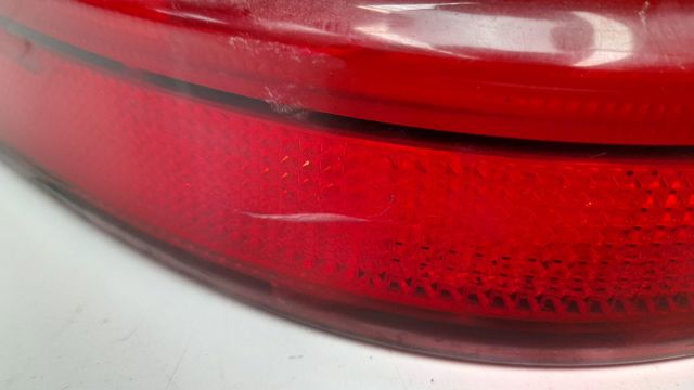 Lanterna traseira esquerda 1688200964 MERCEDES