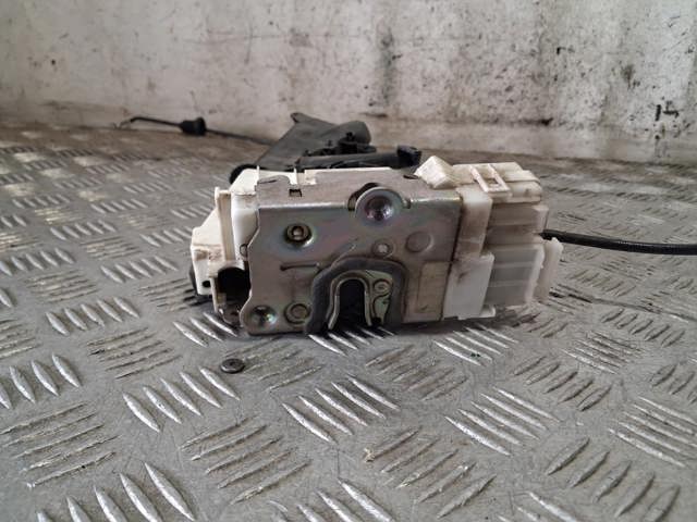 Fecho da porta dianteira esquerda 1697202535 MERCEDES
