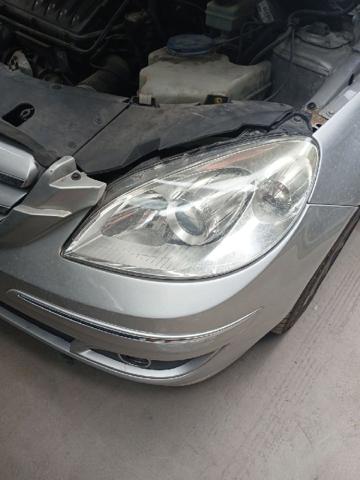 Luz esquerda 1698201761 MERCEDES