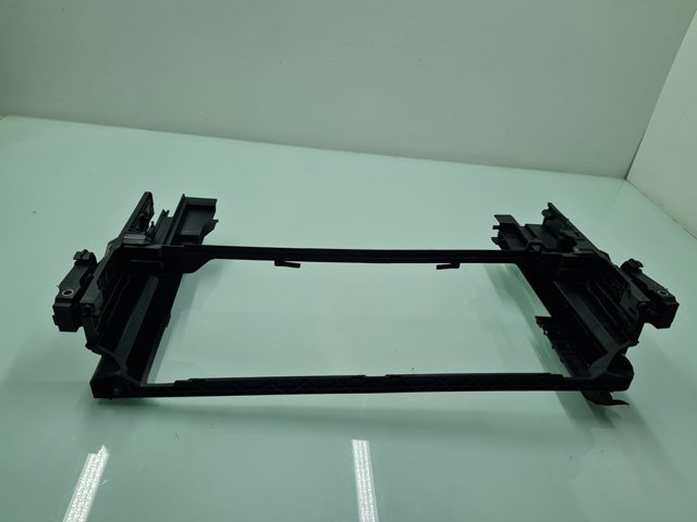 Suporte do radiador montado (painel de montagem de fixação das luzes) 17107804617 BMW