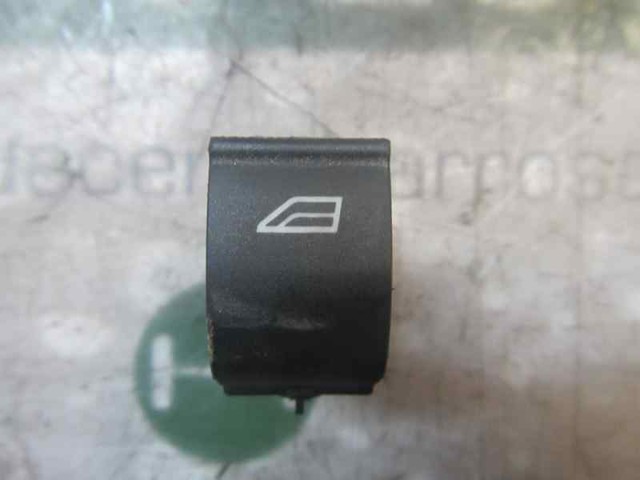 Botão dianteiro direito de ativação de motor de acionamento de vidro 1746832 FORD