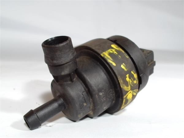 1748875 BMW