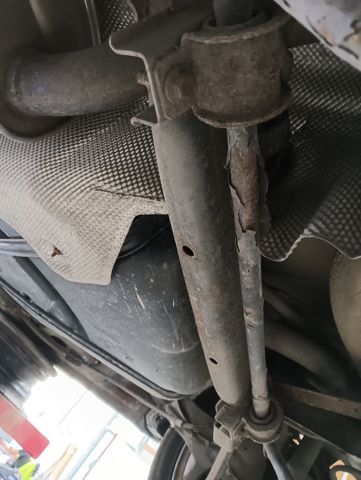 Viga de suspensão traseira (plataforma veicular) 1758060 FORD