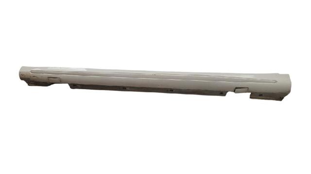 Placa sobreposta (moldura) externa esquerda de acesso 1766980054 MERCEDES