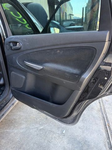 Fecho da porta traseira esquerda 1791423 FORD