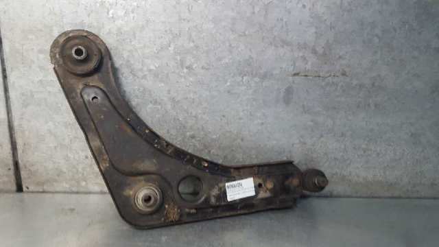 Braço oscilante inferior direito de suspensão dianteira 1796820 FORD