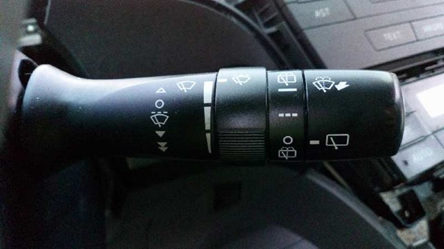 Comutador direito instalado na coluna da direção 17F060 TOYOTA