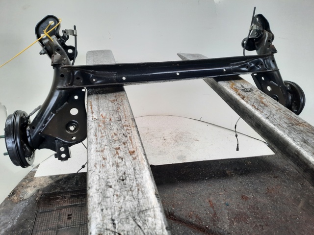 Viga de suspensão traseira (plataforma veicular) 1805866 FORD