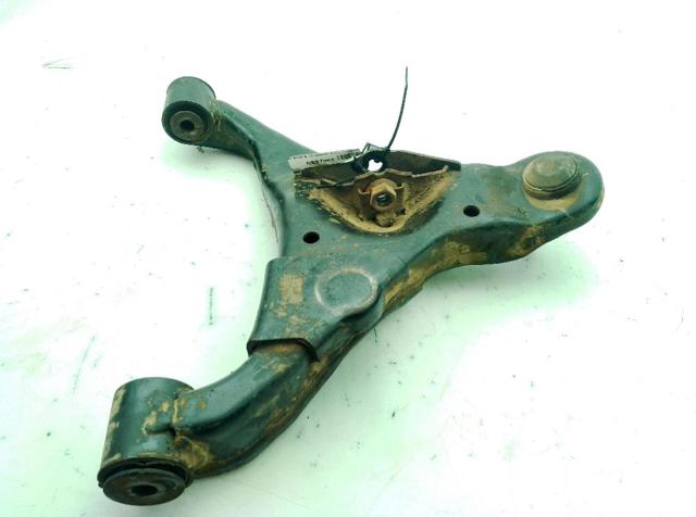 Braço oscilante inferior direito de suspensão dianteira 1813944 FORD