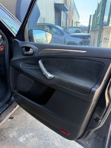 Mecanismo de acionamento de vidro da porta dianteira direita 1881247 FORD