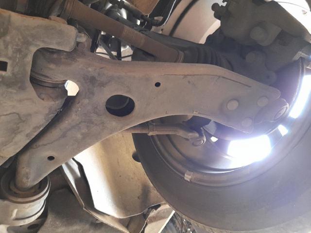 Braço oscilante inferior esquerdo de suspensão dianteira 1889406 FORD