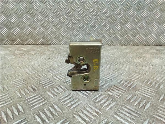 Fecho da porta dianteira direita 191837016C VAG
