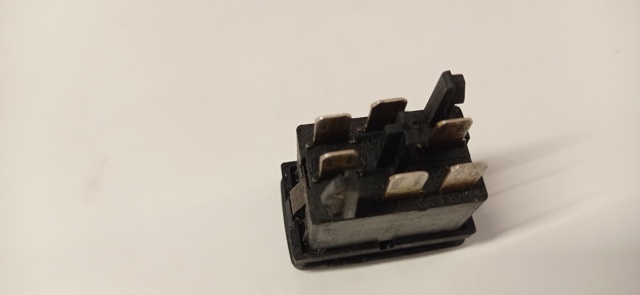 Botão de ativação de motor de acionamento de vidro de consola central 191959855 VAG