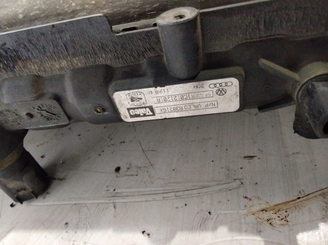 Radiador de esfriamento de motor 1C0121201A VAG