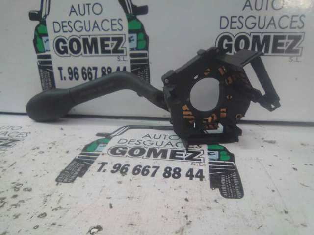 Comutador direito instalado na coluna da direção 1H0953519 VAG