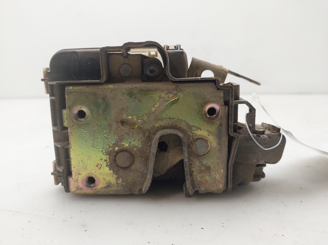 Fecho da porta dianteira esquerda para Volkswagen Golf 1H1
