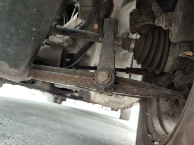 Braço oscilante inferior esquerdo de suspensão dianteira 1J0407151B VAG