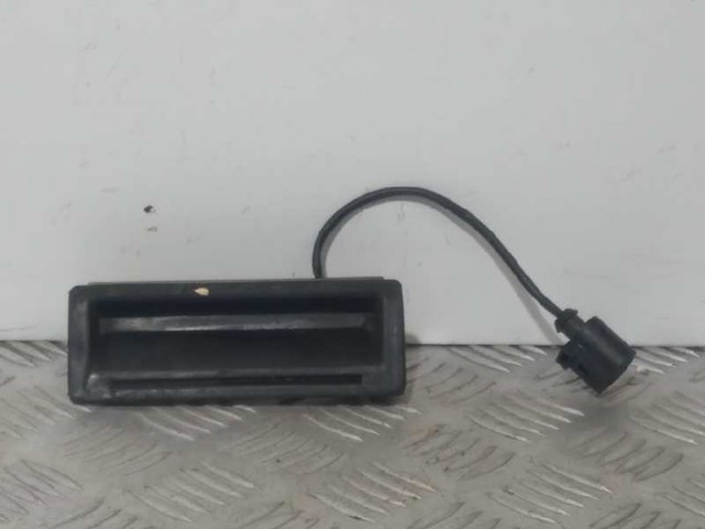 Puxador externo de tampa de porta-malas (de 3ª/5ª porta traseira) 1J0827566 VAG