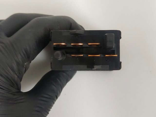 Botão de ativação do sinal de emergência 1J0953235A VAG