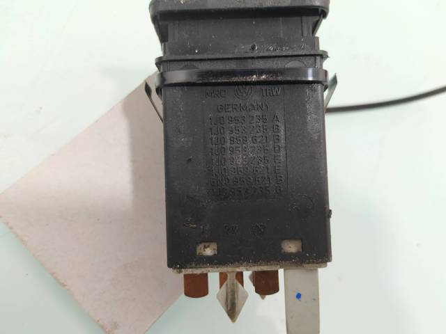 Botão de ativação do sinal de emergência 1J0953235A VAG