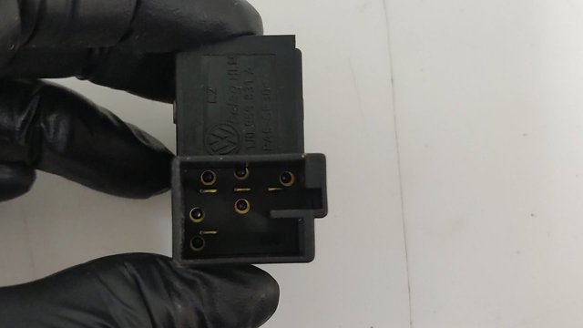Botão de salão de acionamento de tampa de porta-malas (de 3ª/5ª porta (de tampa de alcapão) 1J0959831A VAG