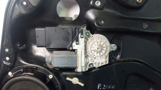 Mecanismo de acionamento de vidro da porta dianteira direita 1J4837462 VAG