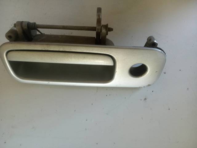 Puxador externo de tampa de porta-malas (de 3ª/5ª porta traseira) 1J6827565B VAG