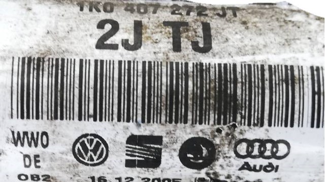 Semieixo (acionador) dianteiro direito 1K0407272JT VAG