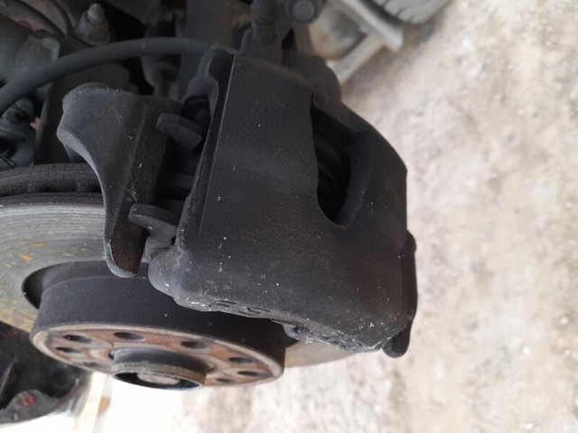 Suporte do freio dianteiro direito 1K0615124D VAG