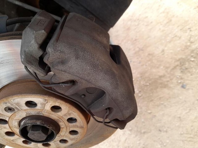 Suporte do freio dianteiro direito 1K0615124E VAG