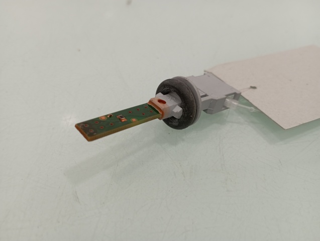 Sensor de temperatura de ar no salão Volkswagen Touareg II 7P5, 7P6 ao melhor preço
