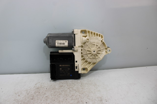 Motor de acionamento de vidro da porta dianteira esquerda 1K0959701P VAG