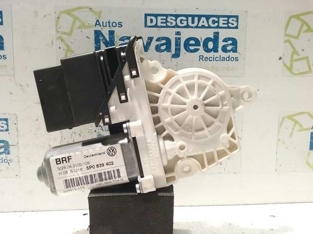 Motor de acionamento de vidro da porta traseira direita 1K0959704B VAG