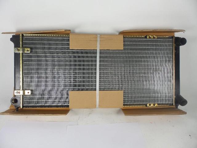 Radiador de esfriamento de motor 1L0121251A VAG