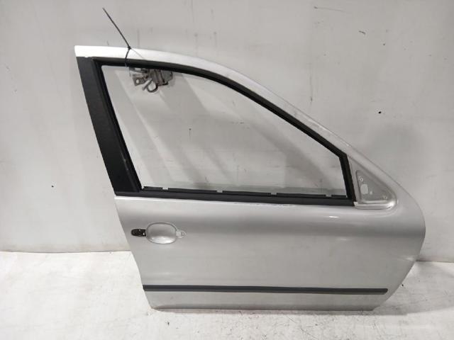 Porta dianteira direita 1M0831056N VAG