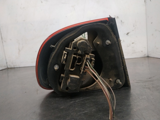 Lanterna traseira direita 1M5945096B VAG
