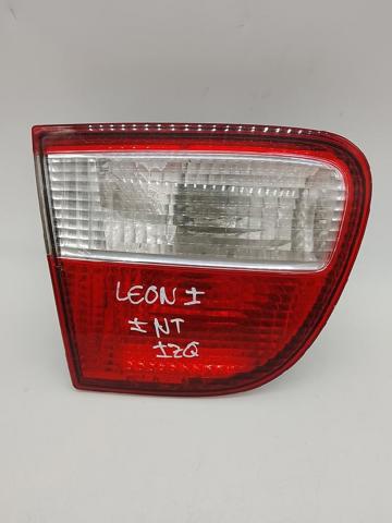 Lanterna traseira esquerda interna 1M694510701C VAG