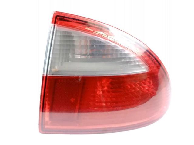 Lanterna traseira direita externa 1M694511201C VAG