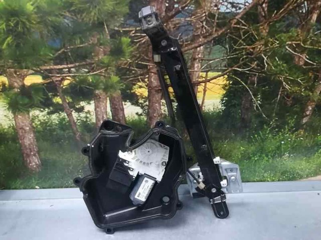 Motor de acionamento de vidro da porta dianteira esquerda 1P0839401B VAG