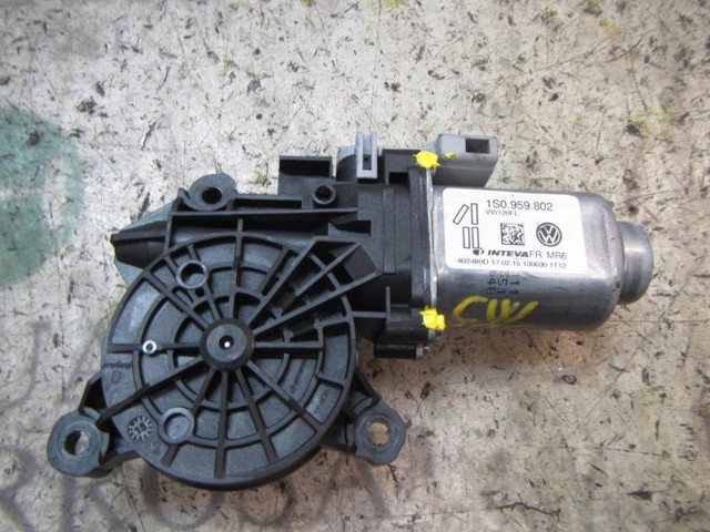 Motor de acionamento de vidro da porta dianteira direita 1S0959802 VAG