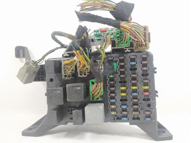 Unidade traseira do salão de dispositivos de segurança 1S7T14A073AE FORD
