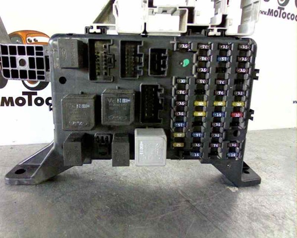 Unidade traseira do salão de dispositivos de segurança 1S7T14A073AE FORD