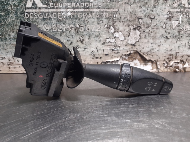 Comutador direito instalado na coluna da direção 1S7T17A553BC FORD