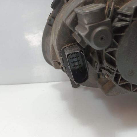 Luz direita 1T0941006M VAG