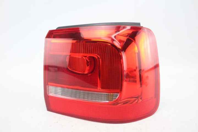Lanterna traseira direita externa 1T0945096R VAG